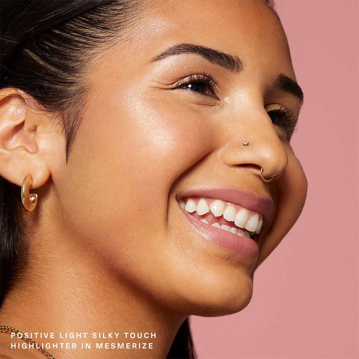 POSITIVE LIGHT SILKY TOUCH HIGHLIGHTER (ILUMINADOR EN POLVO)